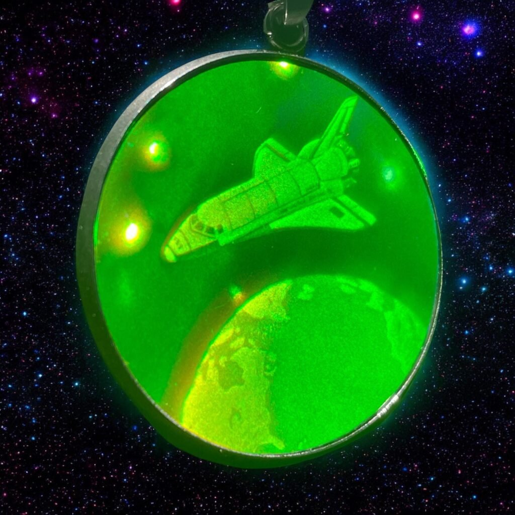 Pendentif hologramme navette spatiale devant la Terre, 3D, vintage 30 mm/1,18 pouces, véritable hologramme des années 90, espace, astronomie