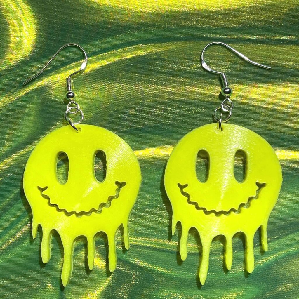 Boucles d’Oreilles Smiley Dégoulinant — Design Original | PETG Jaune Fluo impression 3D | Style Rave, Acid Techno | Attaches Inox Argent 925