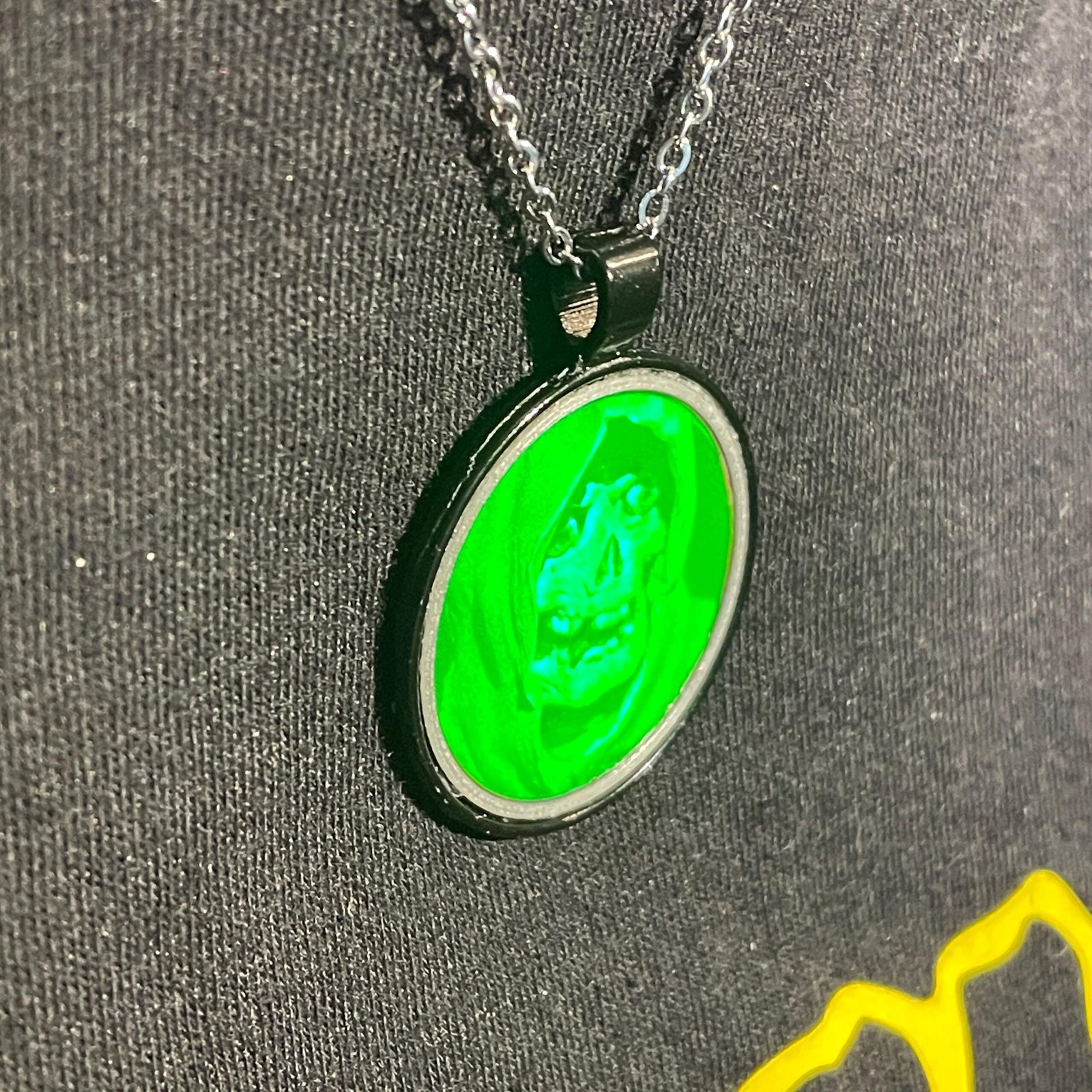 Pendentif hologramme vintage squelette La mort Grim Reaper 3D – Bijou gothique assemblé main en acier – Collier homme femme, Halloween – Image 9