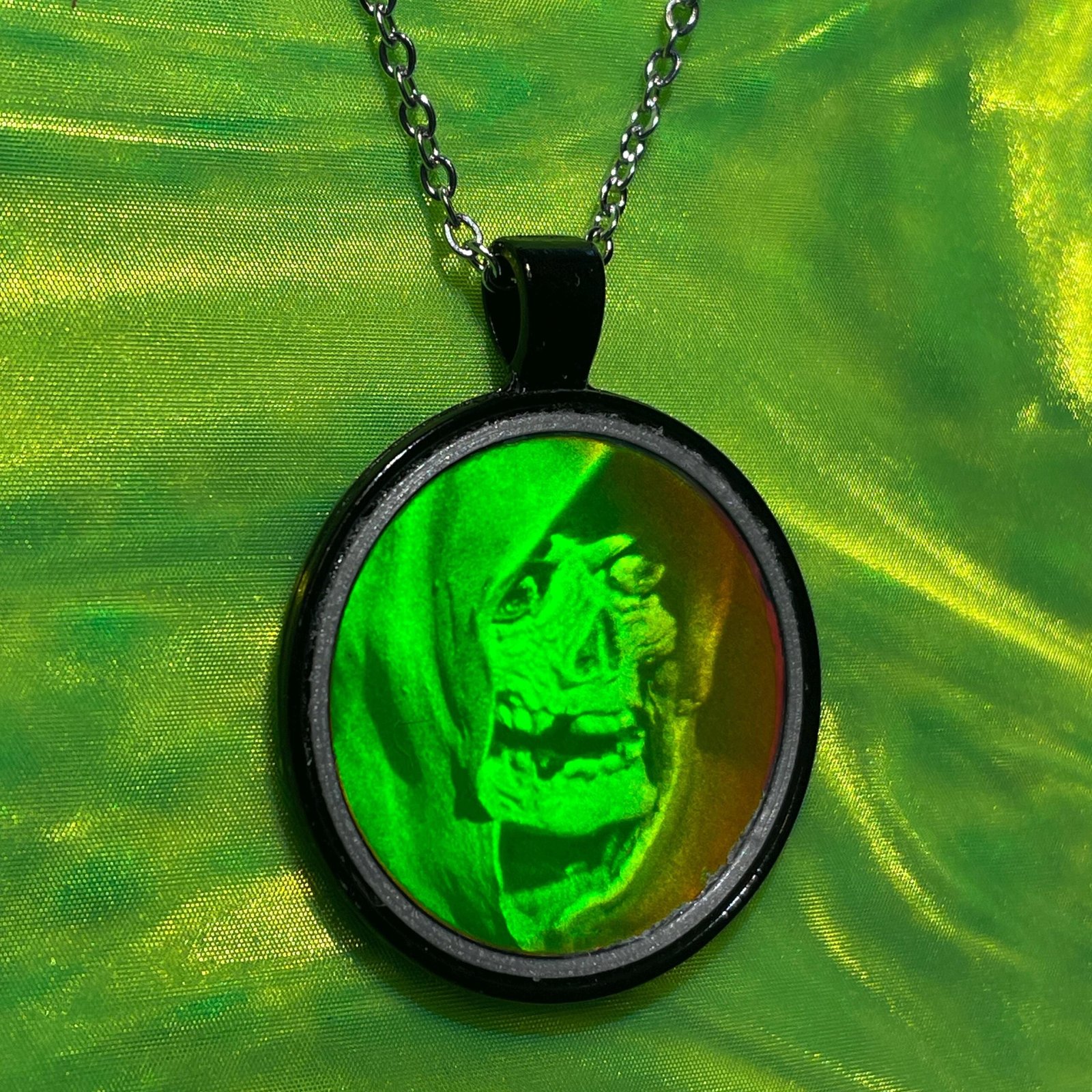 Pendentif hologramme vintage squelette La mort Grim Reaper 3D – Bijou gothique assemblé main en acier – Collier homme femme, Halloween – Image 3