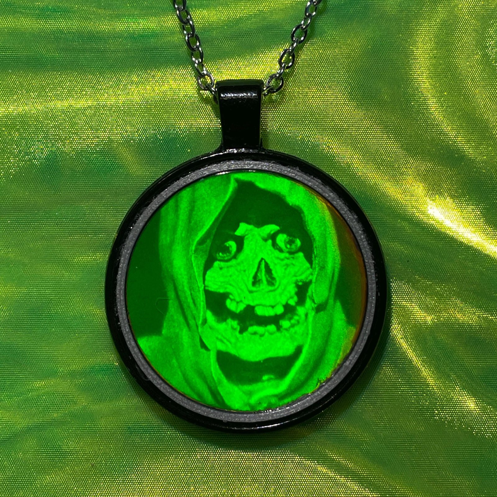 Pendentif hologramme vintage squelette La mort Grim Reaper 3D – Bijou gothique assemblé main en acier – Collier homme femme, Halloween – Image 2