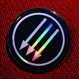 Badge Symbole Antifasciste Trois Flèches Reflets holographiques – Symbole Historique – 44 mm Holographique – Fait Main - Badge militant